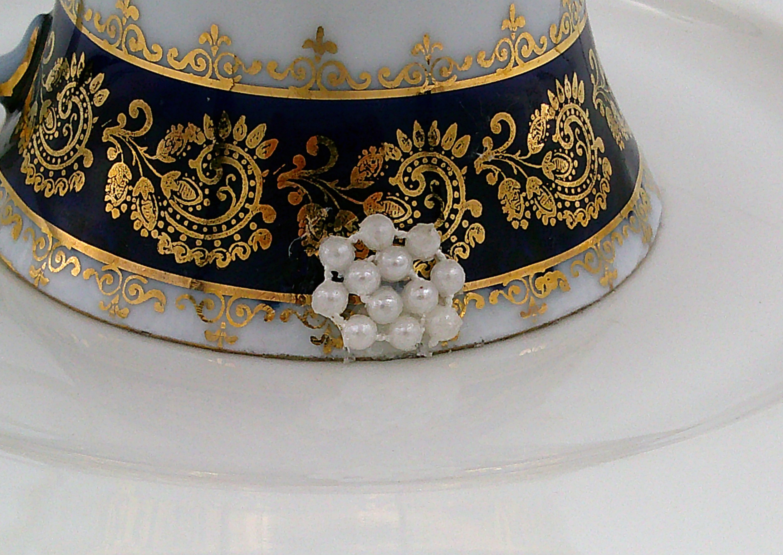 This is a closeup of the pearl flower. This is a closeup of the pearl flower.